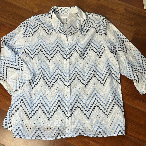 NWT Alfred Dunner Overlay Button Down Shirt XL Blue and White country style - Picture 1 of 6